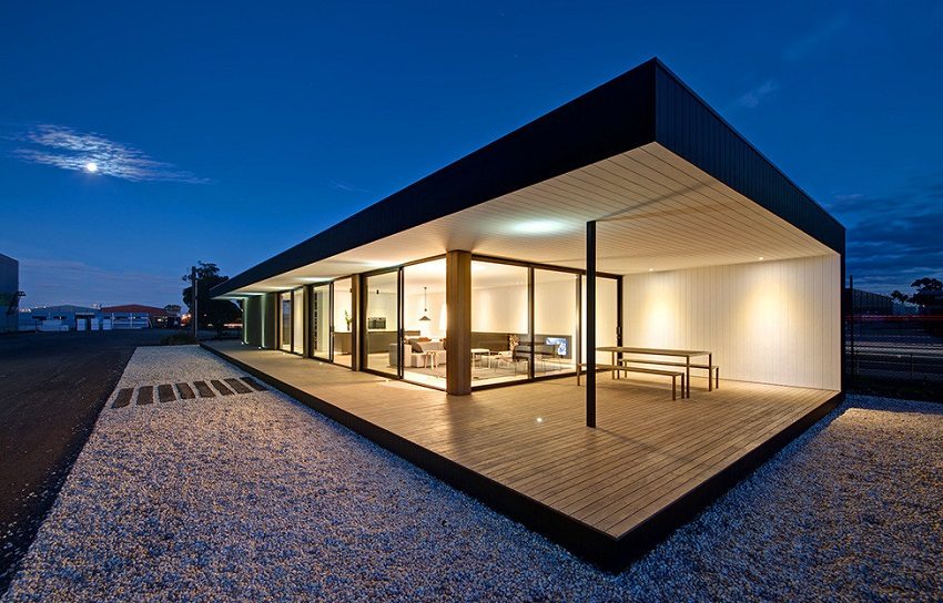 Enkelt etasjes modulhus med gulv til takvinduer Enkelt etasjes modulhus med gulv til takvinduer