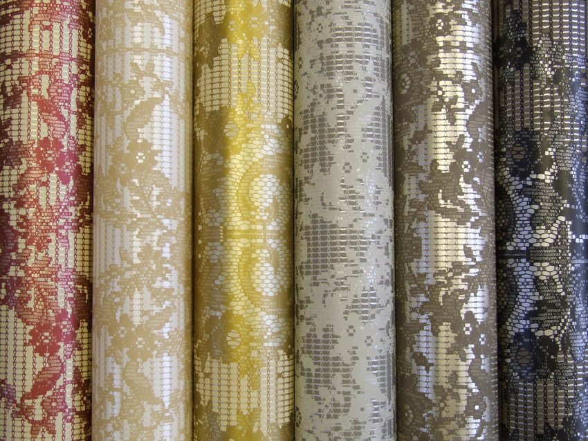 Mga pagpipilian sa kulay para sa wallpaper na may isang metal na ningning Mga pagpipilian sa kulay para sa wallpaper na may isang metal na ningning