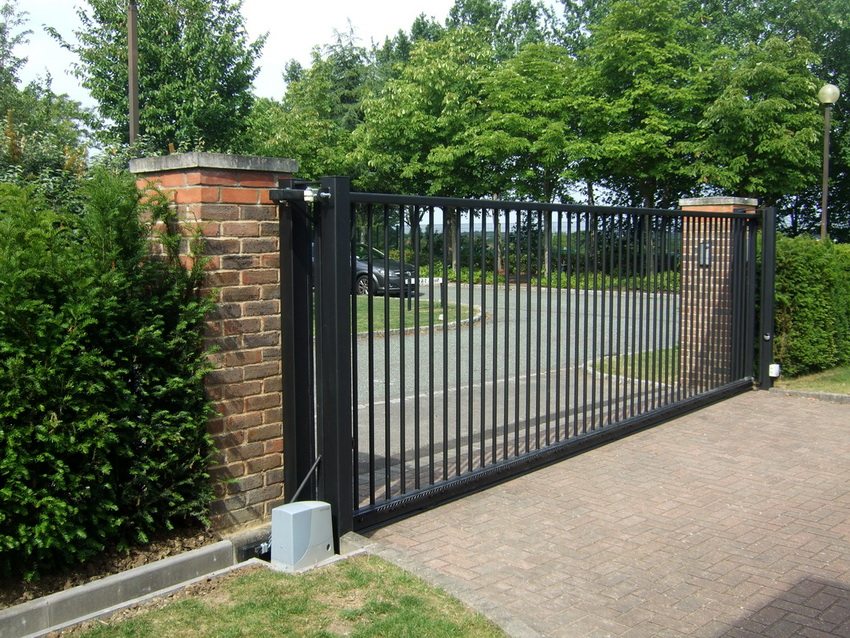 צביעה תאריך את חיי השירות של הדלת ותגן עליה מפני קורוזיה צביעה תאריך את חיי השירות של הדלת ותגן עליה מפני קורוזיה