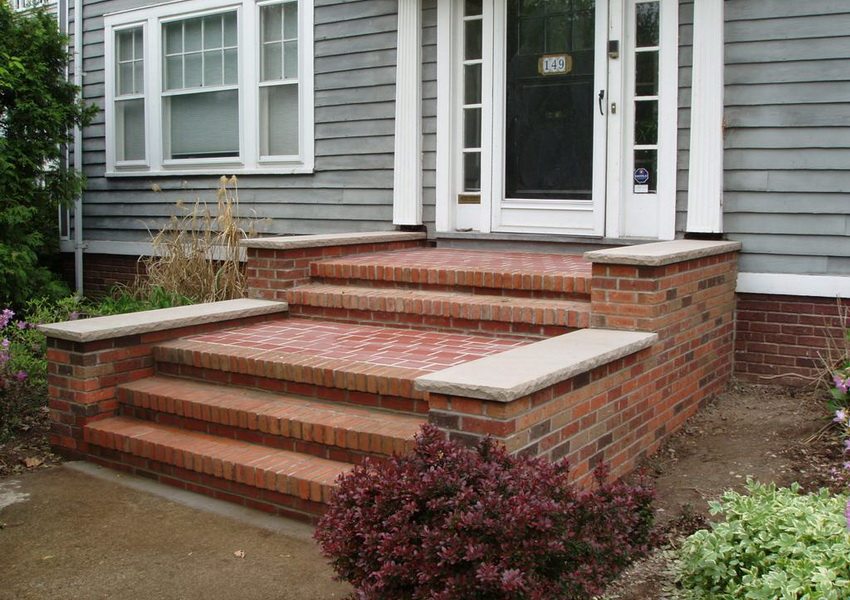 Керамичните тухли обикновено се използват за полагане на стълби и стъпала Керамичните тухли обикновено се използват за полагане на стълби и стъпала