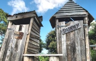 שירותים למתן במו ידיכם. הוראות שלב אחר שלב ליצירת מחסן באתר