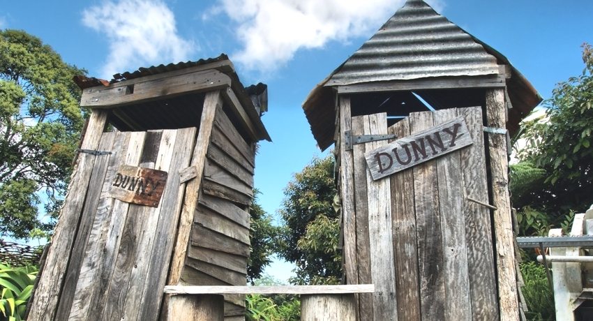 A WC saját telepítésénél minimális erőfeszítést és pénzt kell fordítani WC saját kezűleg történő ajándékozáshoz. Lépésenkénti utasítások a vécé létrehozásához a webhelyen