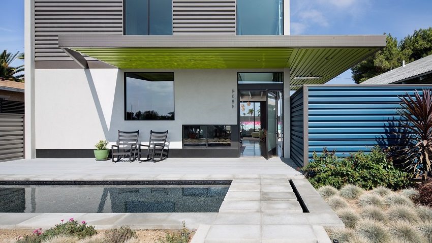 Ang lakas ng istruktura ng materyal ay ibinibigay ng hugis nito sa anyo ng isang corrugated profile Ang lakas ng istruktura ng materyal ay ibinibigay ng hugis nito sa anyo ng isang corrugated profile