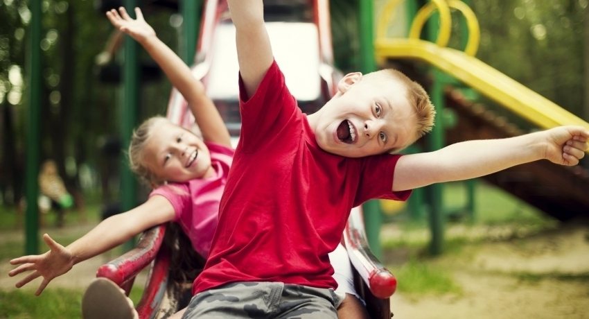 Głównym wymaganiem dla zjeżdżalni dla dzieci jest bezpieczeństwo jej działania. Zjeżdżalnia dla dzieci DIY: zalecenia dotyczące tworzenia struktur