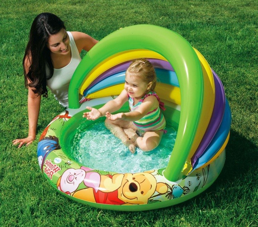 Piscina infantil petita amb fons inflable Piscina infantil petita amb fons inflable