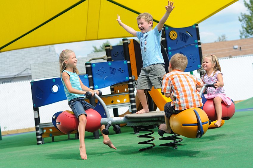 Huśtawka trzyosobowa typu sprężynowego Huśtawka trzyosobowa typu sprężynowego