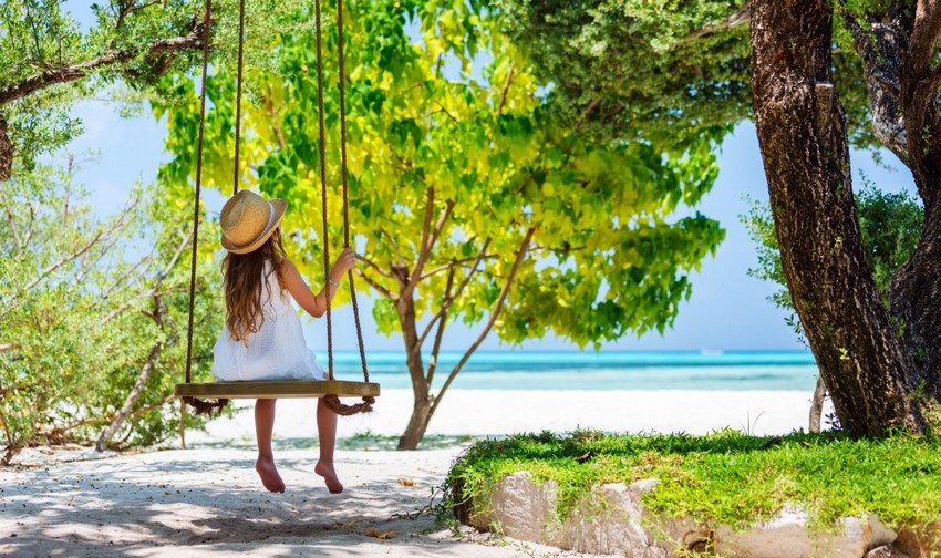 Para sa panlabas na pagbitay ng swing, mas mabuti na pumili ng mga hardwood board Para sa panlabas na pagbitay ng swing, mas mabuti na pumili ng mga hardwood board