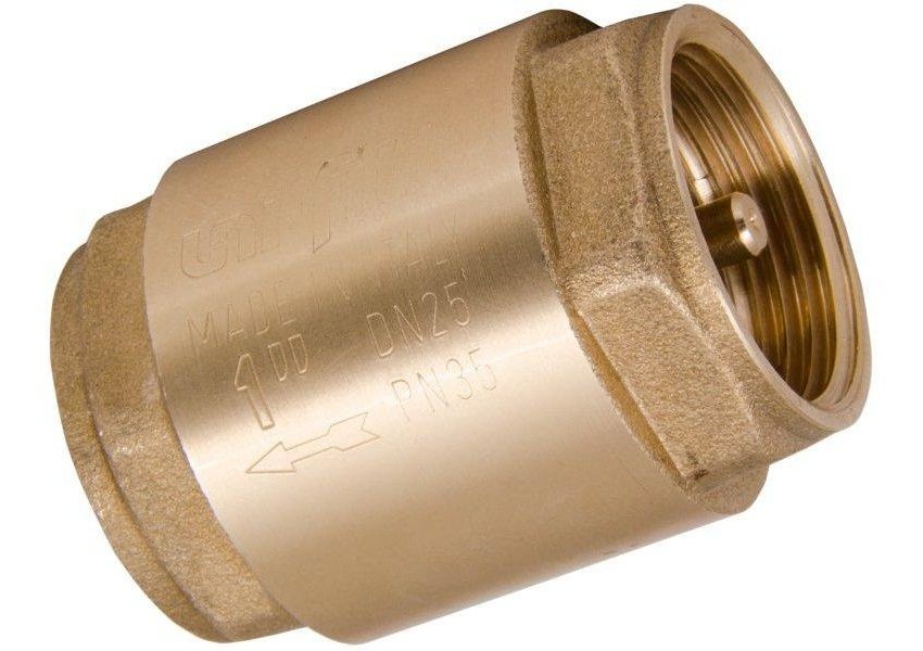 На корпуса на клапана има стрелка, която показва посоката на движение на водата На корпуса на клапана има стрелка, която показва посоката на движение на водата