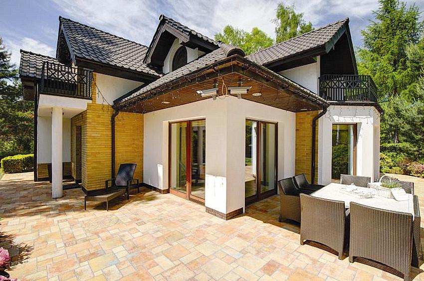 Kompakt etasjes hus med original design Kompakt etasjes hus med original design