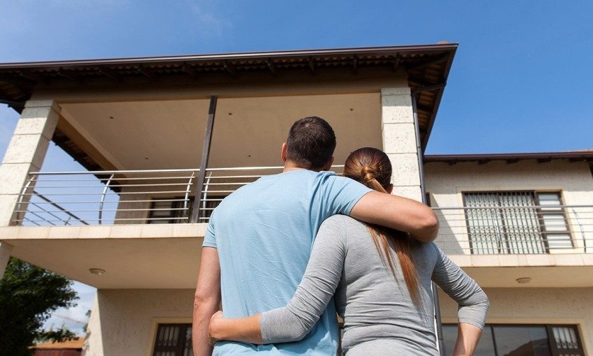 Tòa nhà hai tầng được coi là phiên bản cổ điển của những ngôi nhà nông thôn. Tòa nhà hai tầng được coi là phiên bản cổ điển của những ngôi nhà nông thôn.