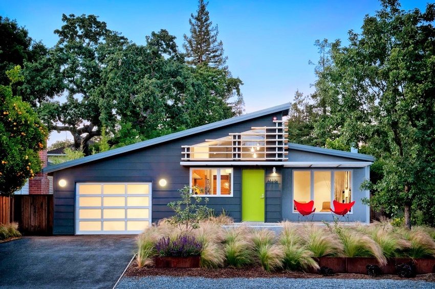 Lite moderne hus dekket med ytterkledning Lite moderne hus dekket med ytterkledning