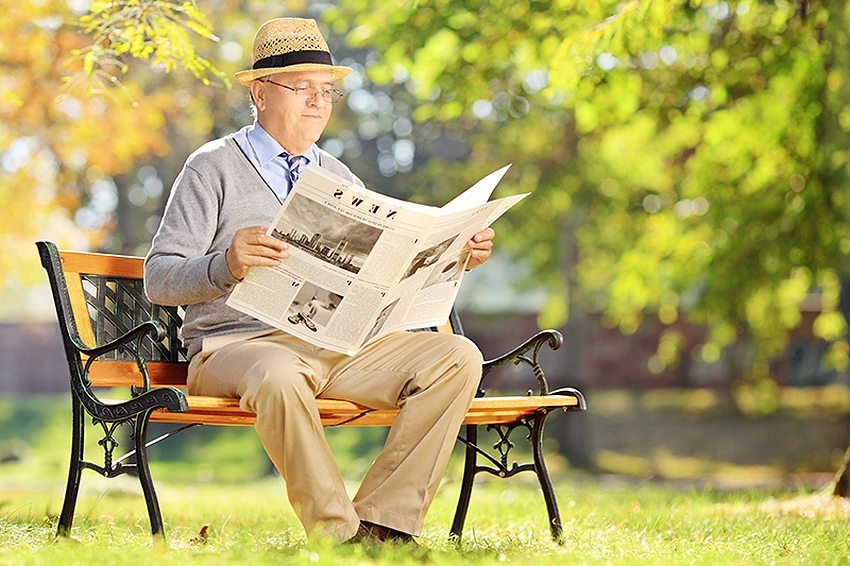 Combined wood and metal bench with wrought iron elements Combined wood and metal bench with wrought iron elements