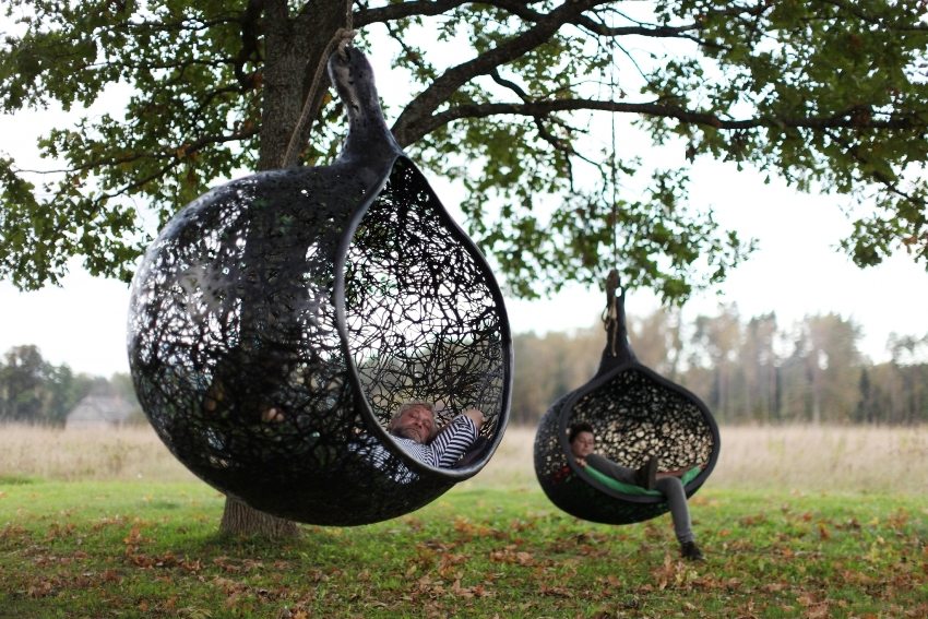 วงสวิงหวายในรูปทรงกลมมีขนาดกว้างขวางและสะดวกสบายเพียงพอ วงสวิงหวายในรูปทรงกลมมีขนาดกว้างขวางและสะดวกสบายเพียงพอ