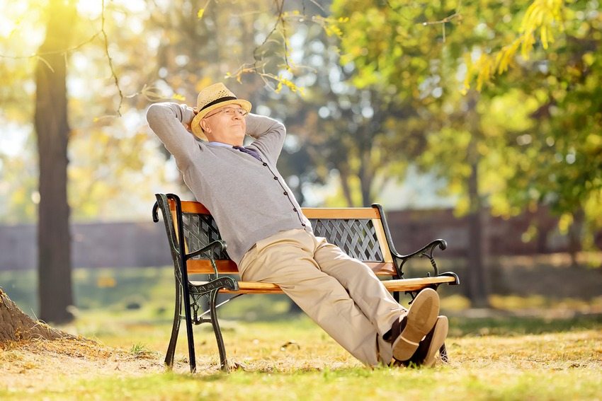 Κομψός συνδυασμός από ξύλο και μέταλλο Κομψός συνδυασμός από ξύλο και μέταλλο