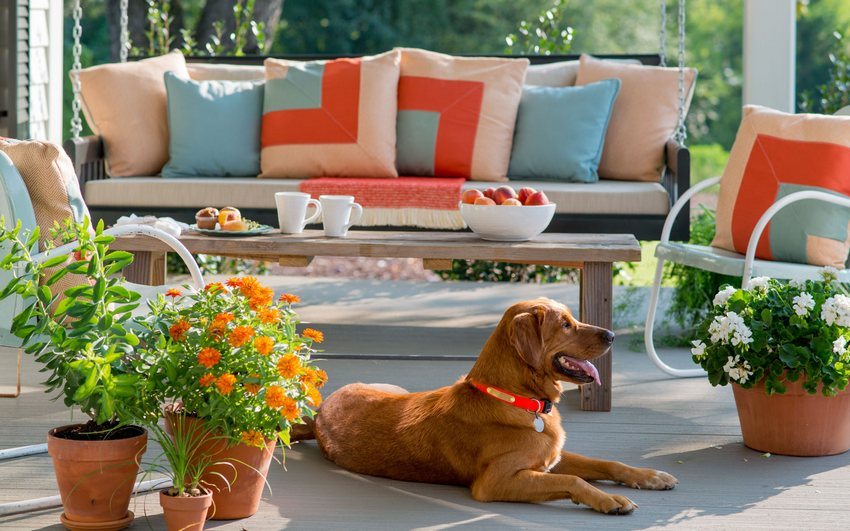 Ο ξύλινος πάγκος που βρίσκεται στην περιοχή αναψυχής μπορεί να χρησιμοποιηθεί ως τραπέζι Ο ξύλινος πάγκος που βρίσκεται στην περιοχή αναψυχής μπορεί να χρησιμοποιηθεί ως τραπέζι