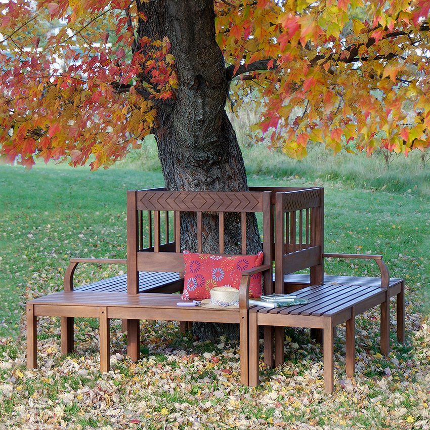 Μια παραλλαγή ενός πάγκου χτισμένου γύρω από ένα δέντρο Μια παραλλαγή ενός πάγκου χτισμένου γύρω από ένα δέντρο