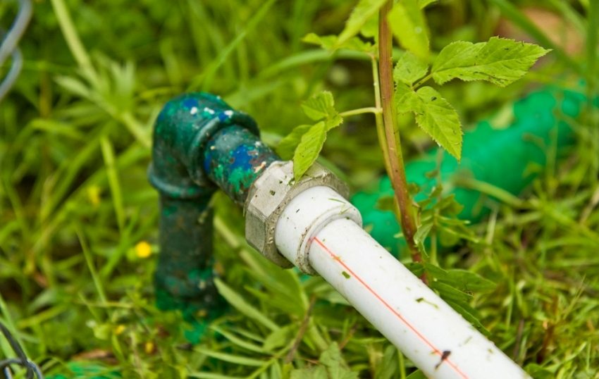 การเชื่อมต่อท่อโลหะและพลาสติกโดยใช้อะแดปเตอร์เกลียว การเชื่อมต่อท่อโลหะและพลาสติกโดยใช้อะแดปเตอร์เกลียว