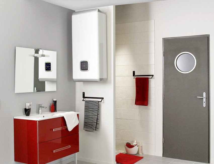 Ofte er elektriske varmtvannsberedere installert på badene. Ofte er elektriske varmtvannsberedere installert på badene.