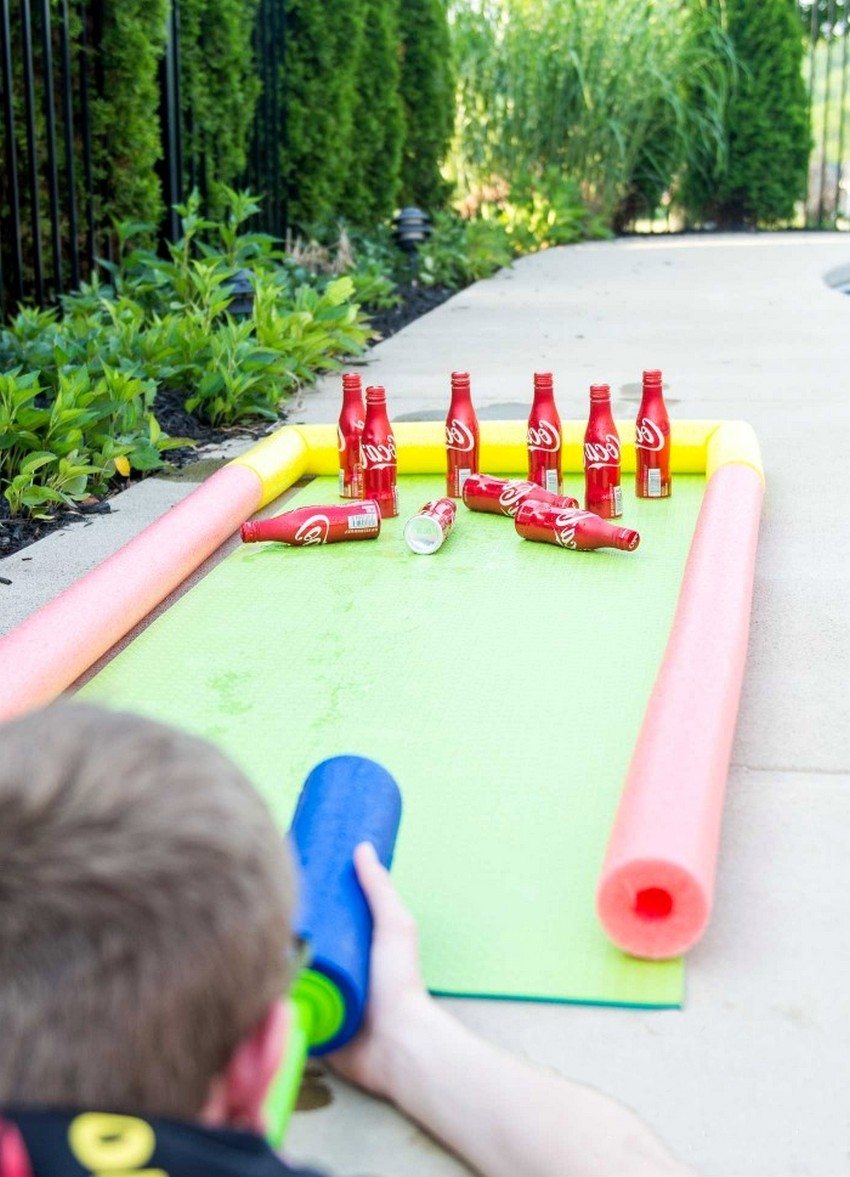 ขวดพลาสติกสามารถใช้ในกิจกรรมของเด็ก ๆ ได้เช่นเดียวกับการสร้างอุปกรณ์สนามเด็กเล่น ขวดพลาสติกสามารถใช้ในกิจกรรมของเด็ก ๆ ได้เช่นเดียวกับการสร้างอุปกรณ์สนามเด็กเล่น