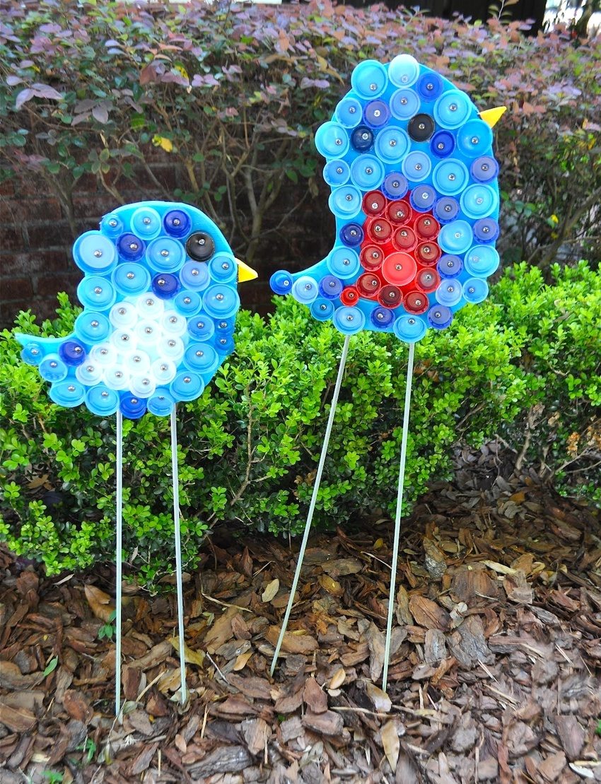 องค์ประกอบตกแต่งสนามเด็กเล่นที่สร้างขึ้นจากฝาขวดพลาสติก องค์ประกอบตกแต่งสนามเด็กเล่นที่สร้างขึ้นจากฝาขวดพลาสติก