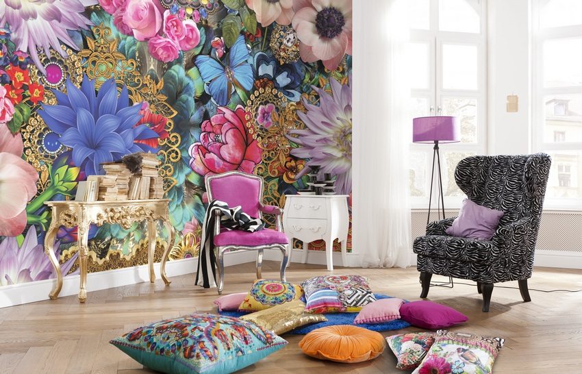 Lyse fotomalerier i interiøret i stuen vil glede øyet og skape en festlig stemning Lyse fotomalerier i interiøret i stuen vil glede øyet og skape en festlig stemning