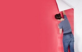 Cách dán giấy dán tường vinyl chống dính giấy: mẹo hữu ích để trang trí tường