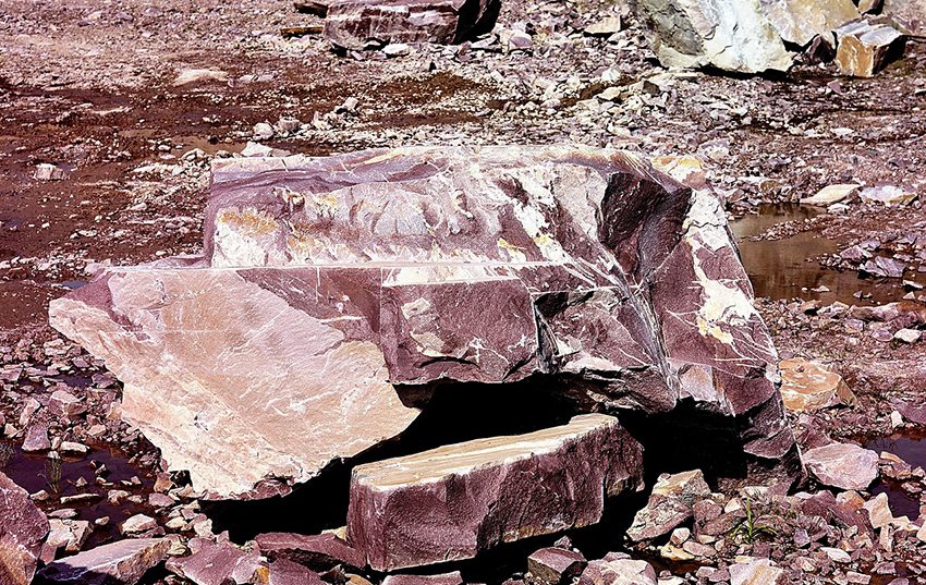 Ang Raspberry quartzite ay may hindi kapani-paniwalang density, repraktibo at pagiging maaasahan Ang Raspberry quartzite ay may hindi kapani-paniwalang density, repraktibo at pagiging maaasahan