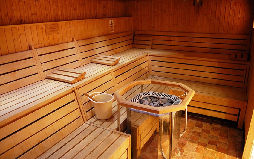 Para sa isang electric oven, mas mahusay na pumili ng maliliit na bato Para sa isang electric oven, mas mahusay na pumili ng maliliit na bato