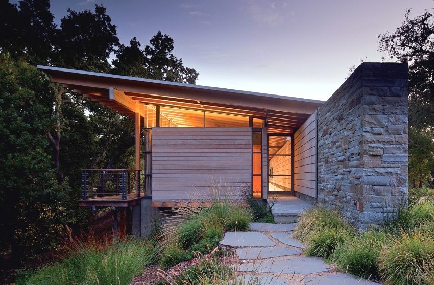 Shed roof looks modern and stylish Shed roof looks modern and stylish