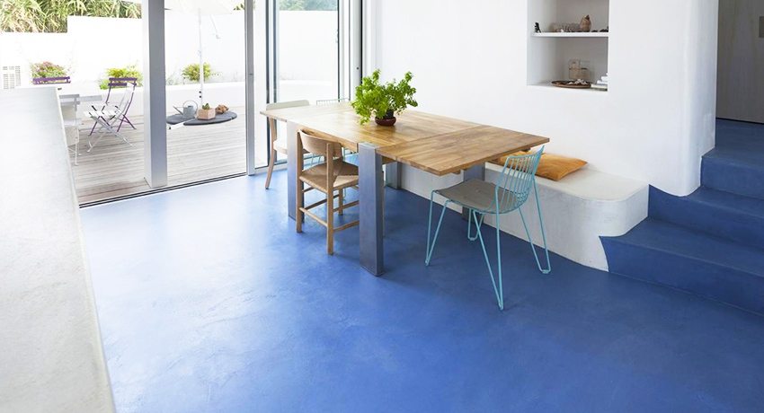 El sòl autonivellant és un dels tipus de cobertura més duradors Sòl autonivellant bricolatge: instruccions pas a pas per abocar i els matisos de la instal·lació