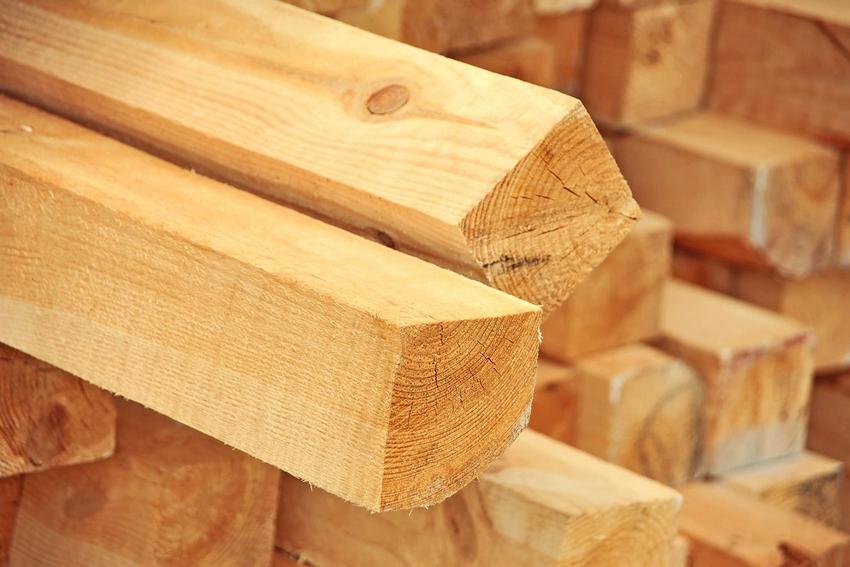 Mặt cắt ngang của gỗ được chọn tùy thuộc vào kích thước của cấu trúc và trọng lượng của nó Mặt cắt ngang của gỗ được chọn tùy thuộc vào kích thước của cấu trúc và trọng lượng của nó