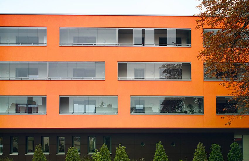 Стандартна лоджия, разположена в сграда, не излиза извън границите на носещата стена Стандартна лоджия, разположена в сграда, не излиза извън границите на носещата стена