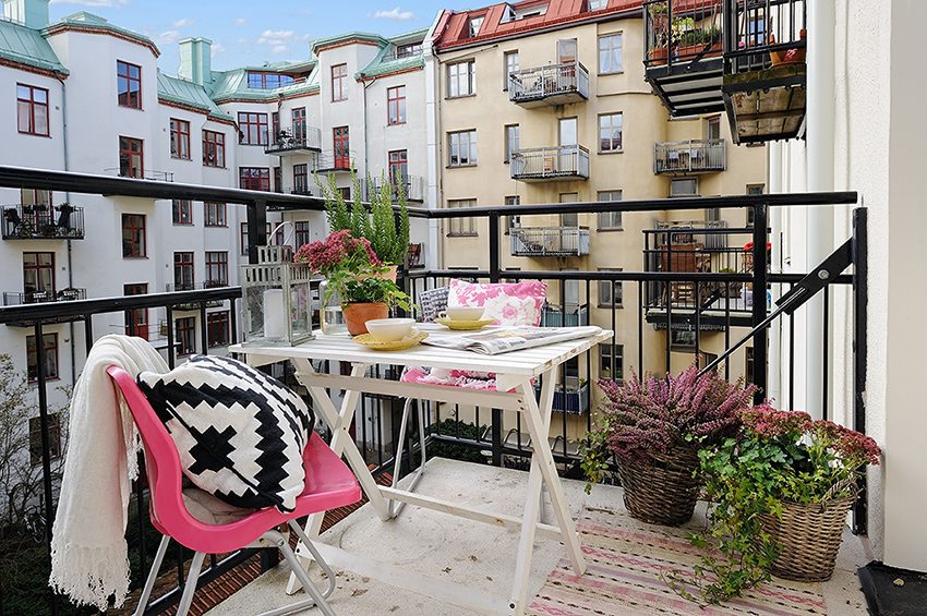 Френски балкон ще осигури уютна външна обстановка Френски балкон ще осигури уютна външна обстановка