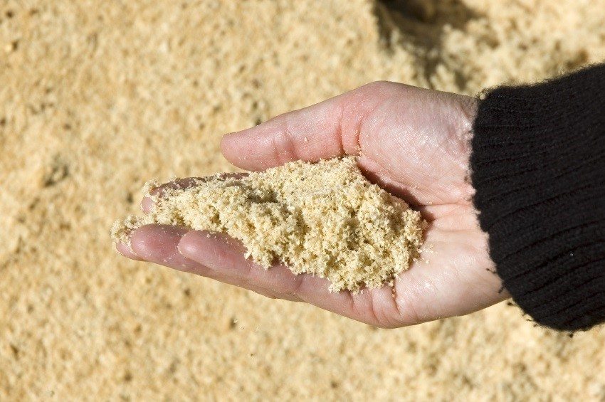 Sägemehl und kleine Späne sind sehr umweltfreundlich Sägemehl und kleine Späne sind sehr umweltfreundlich