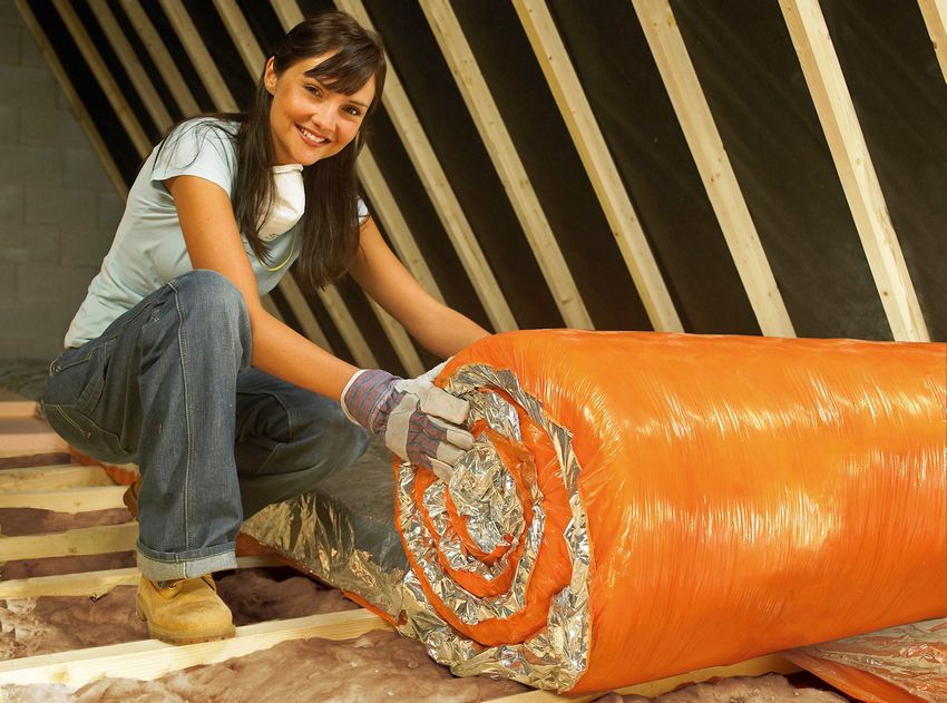 Isolierung der Decke vom Dachboden Isolierung der Decke vom Dachboden