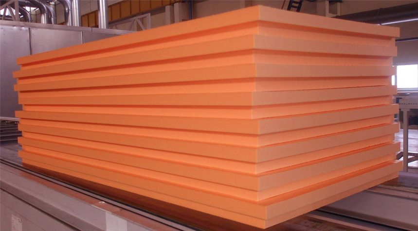 A Penoplex alacsony hővezető képességgel rendelkezik, vízálló és tűzálló A Penoplex alacsony hővezető képességgel rendelkezik, vízálló és tűzálló