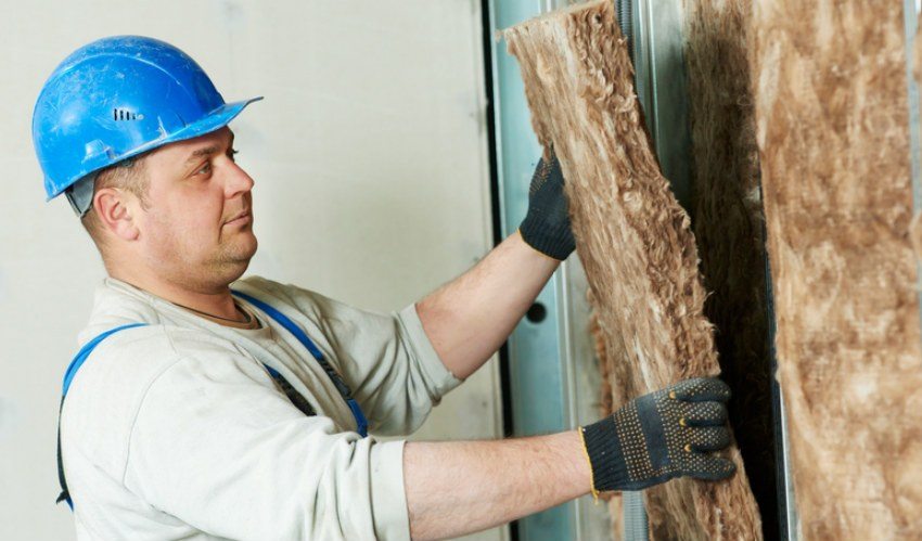 Nem szabad elfelejteni, hogy a falakra kellően vastag szigetelőréteg telepítése csökkenti a helyiség területét Nem szabad megfeledkezni arról, hogy a falakra kellően vastag szigetelőréteg telepítése csökkenti a szoba területét