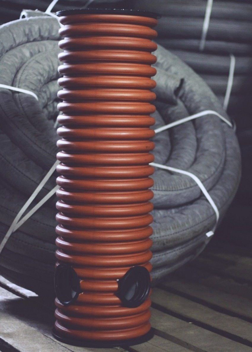 באר הבדיקה מיועדת לבדיקה וניקוי של מערכת הניקוז באר הבדיקה מיועדת לבדיקה וניקוי של מערכת הניקוז