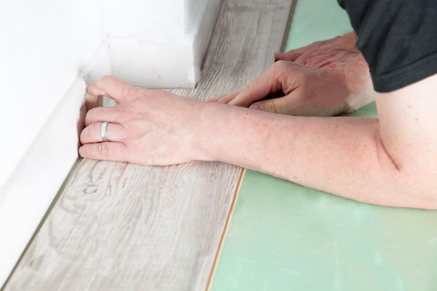 Направи си сам ламинат близо до перваза на стената Направи си сам ламинат близо до перваза на стената