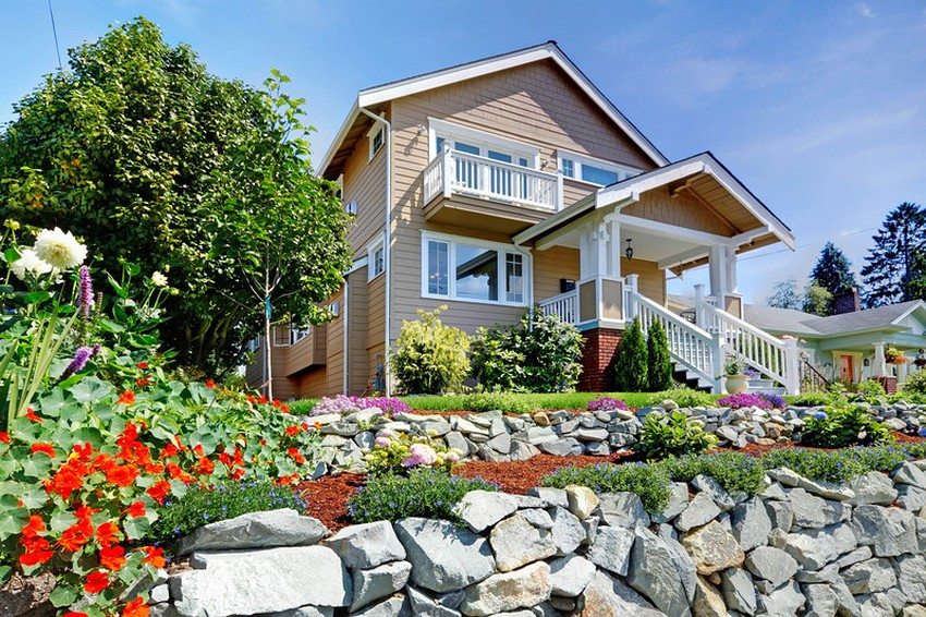 Classic gable roof model with symmetrical slopes Classic gable roof model with symmetrical slopes