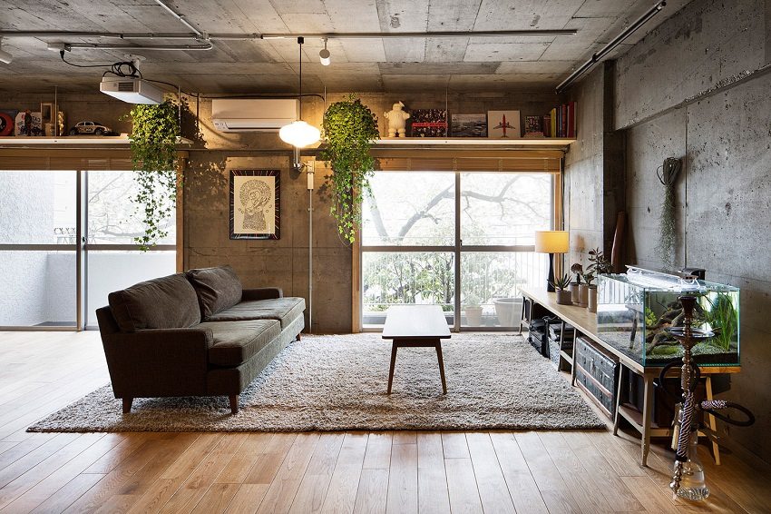 Lysebrunt laminat i stuen Lysebrunt laminat i stuen