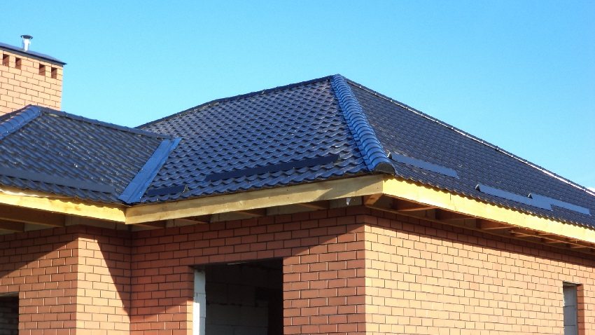 Taktekking i blått blir mer og mer populært blant eiere av landsteder Taktekking i blått blir mer og mer populært blant eiere av landsteder