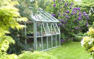 Gør-det-selv drivhus fra et profilrør: fotos af færdige strukturer