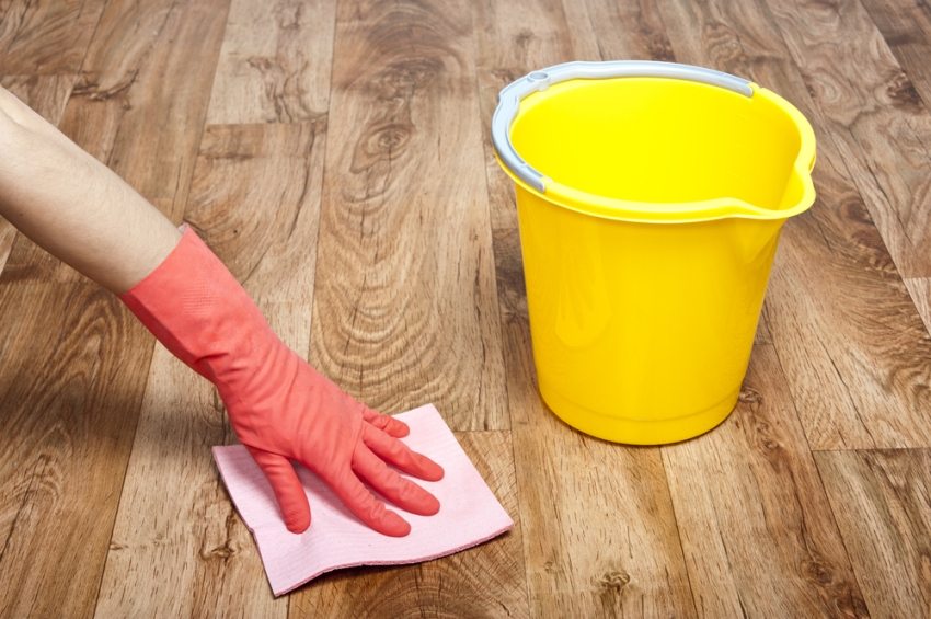 Το αδιάβροχο έλασμα μπορεί να καθαριστεί με απορρυπαντικά Το αδιάβροχο έλασμα μπορεί να καθαριστεί με απορρυπαντικά