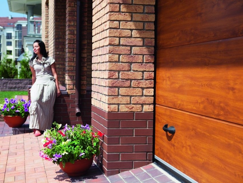 דלתות מוסך Alutech נמצאות בשימוש נרחב בבניית קוטג'ים, מוסכים וחניונים דלתות מוסך Alutech נמצאות בשימוש נרחב בבניית קוטג'ים, מוסכים וחניונים