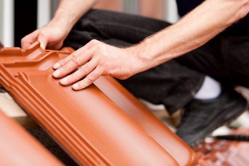 התקנת אריחי מתכת התקנת אריחי מתכת