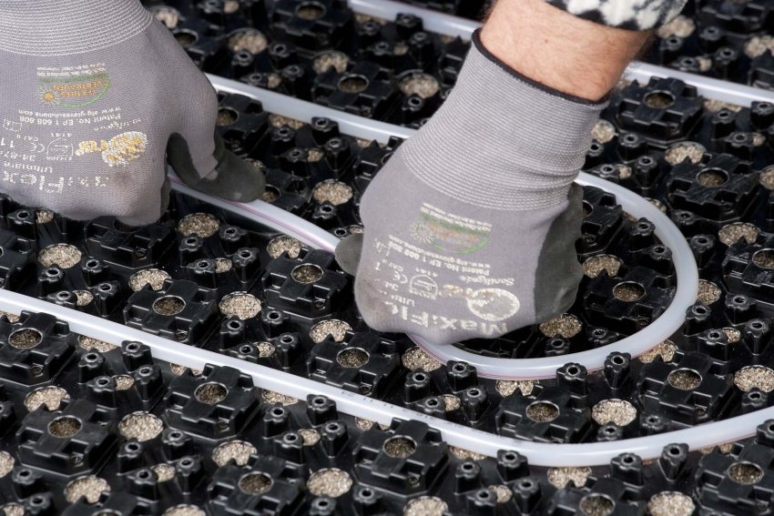 התקנת חימום רצפת מים התקנת חימום רצפת מים