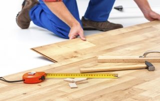 Lægning af laminat på et betongulv med bagside: komplet teknologi til installation af belægningen