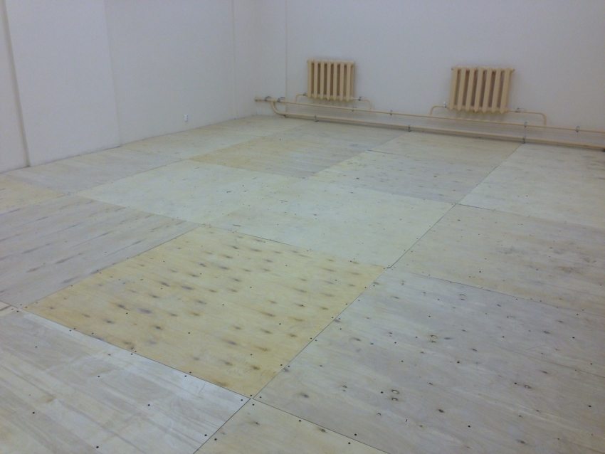 Изравняване на пода под ламината с шперплат Изравняване на пода под ламината с шперплат