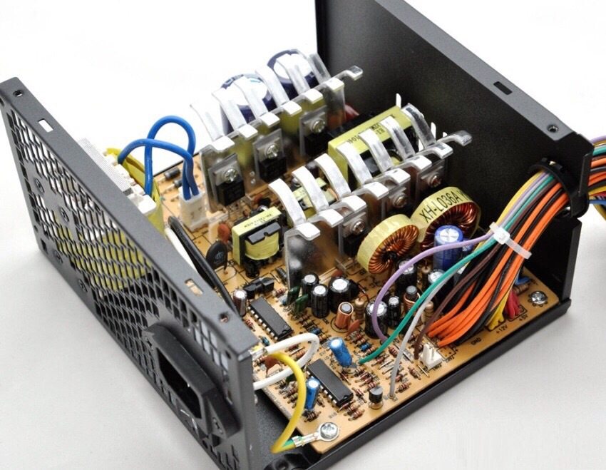 מבנה פנימי של ספק הכוח מבנה פנימי של ספק הכוח